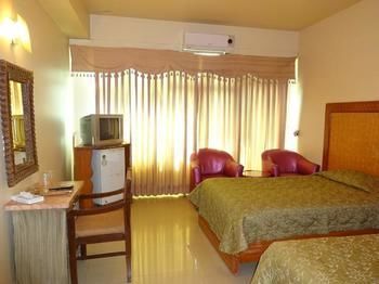 Hotel Al Harmain Tower Karacsi Kültér fotó
